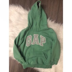 Gap green sweatshirt 5 YO ✨